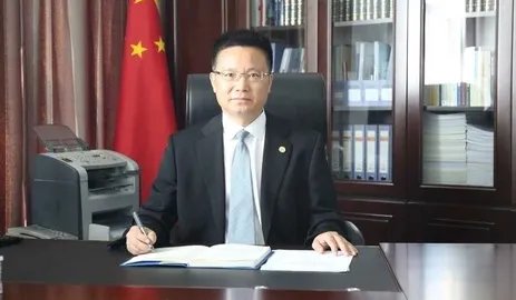 成都大学校长王清远到底是个什么样的人?他有何背景?