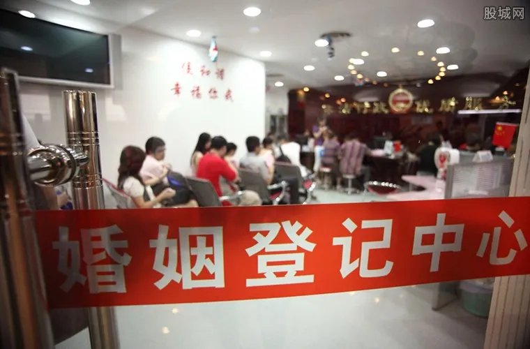 七夕情侣扎堆领证 领结婚证要多少钱