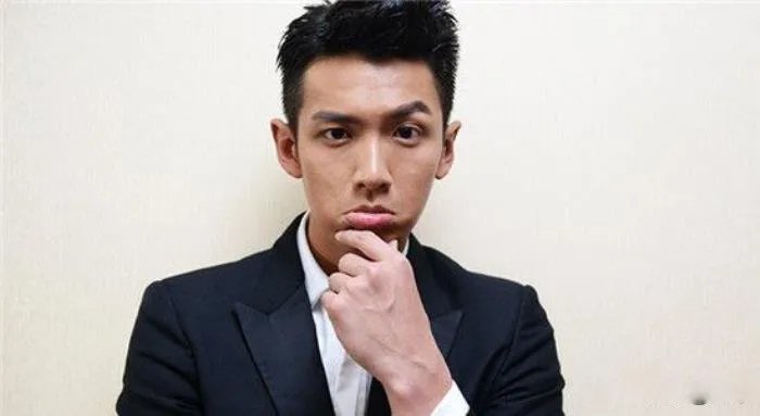 柯震东的女友是谁 五位女朋友分别叫什么