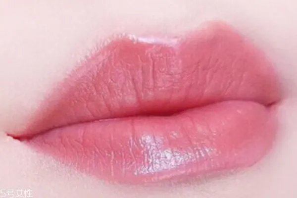 蜜丝佛陀魅惑润泽修护唇膏哪个颜色好看
