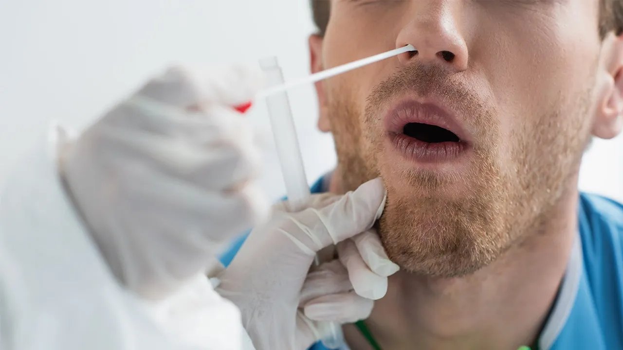 天津第3轮全员核酸检出59例阳性 奥密克戎的前期症状有哪些？