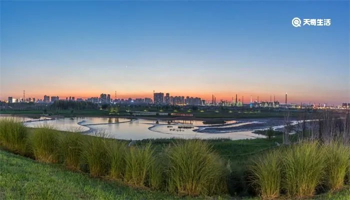 泾渭分明指的是同一条河吗