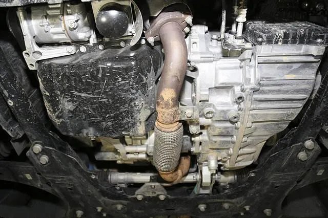 底盘油底壳位置（图片）