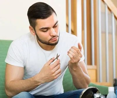 男士脸部红血丝怎么修复