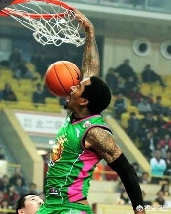 J.R史密斯的J.R是什么意思?