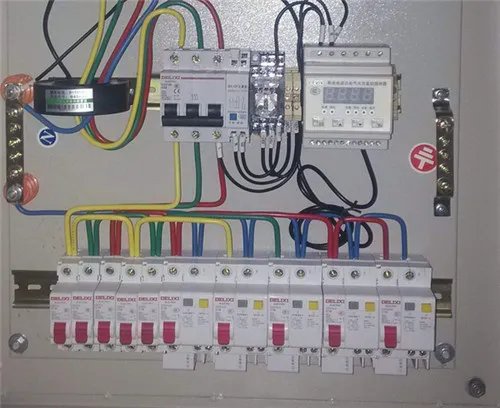 开关上的com什么意思