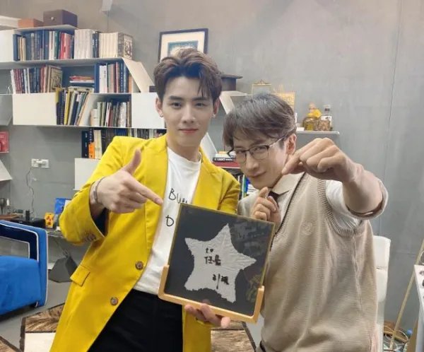 任豪借大海和月亮之名回应恋情，为何会引发争议？