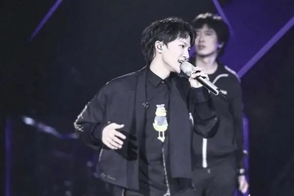 为什么在《歌手当打之年》总决赛之前，没有人奇袭周深？