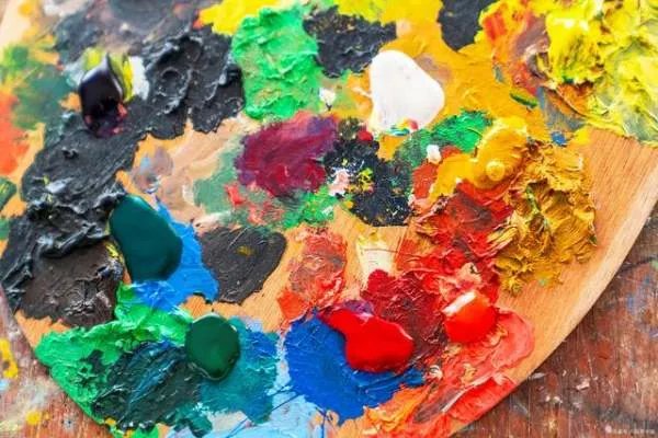 高考考的一般，美术生复读哪个好点？