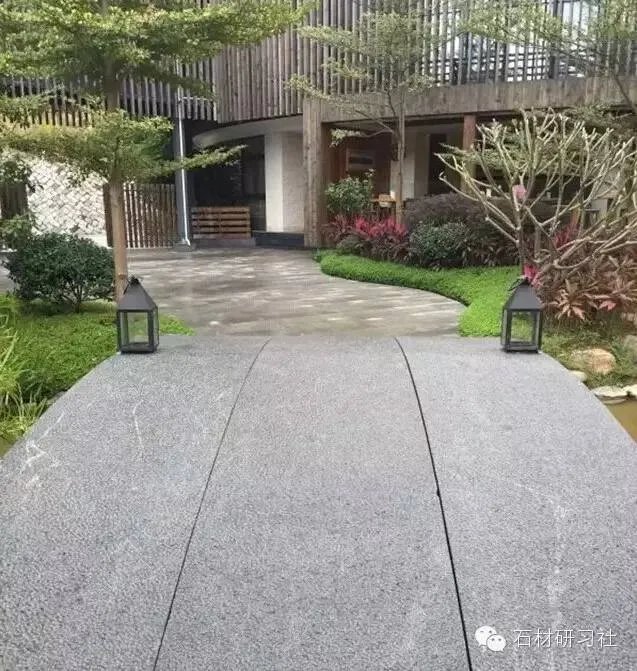 G654芝麻黑石材装饰应用案例