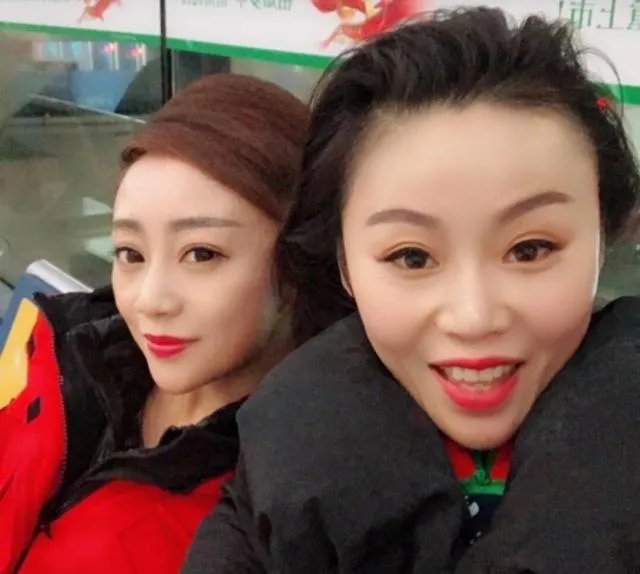 有人说电视上看不见“草帽姐”了,她的近况怎么样?