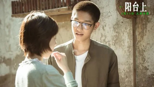 被观众当面怒斥新电影是圈钱烂片，周冬雨如何扭转尴尬局面？