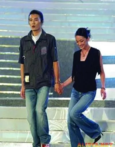 周迅谢霆锋恋情被爆 盘点周迅20年的8任男友