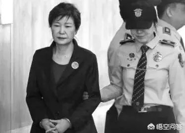 朴槿惠被加判八年刑法，大家怎么看？