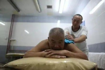 南方男子在东北搓澡后报警，南北方都有哪些文化差异呢？