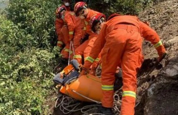 消防员灭火时被误看成敷着面膜，这是怎么回事？