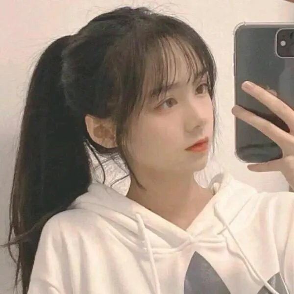 你好，陌生人，上大学了，谈了一个多月的恋爱了，可是连手都没牵过，正常吗？