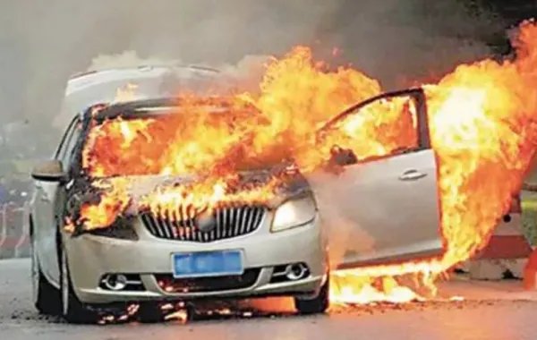 特斯拉发生严重交通事故后自燃，司机是否存在重大过失？