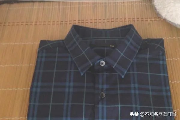 如何叠长袖的衣服？