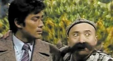 著名演员陈佩斯昨日深夜发文缅怀黄一鹤老先生，因使用繁体字惹网友热议，说出你的看法是什么？