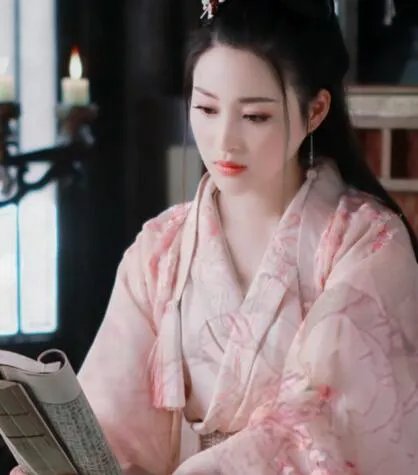 非常静距离甘婷婷曝尴尬床戏 为你揭秘娇媚火辣背后的人生