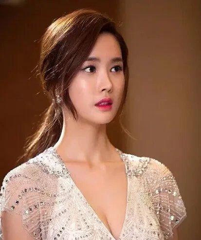 李易峰承认曾与李多海交往 女方整容成瘾令峰峰绝食