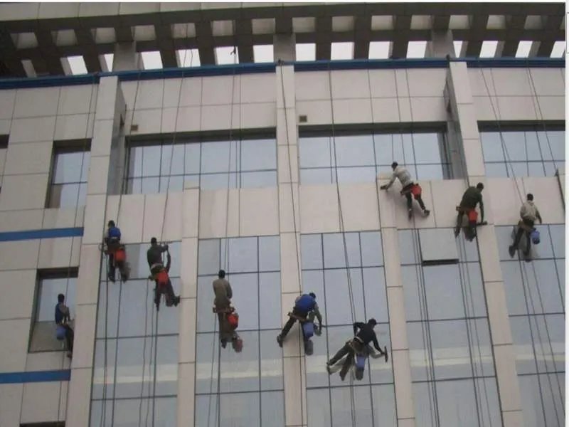 外墙玻璃如何清洗