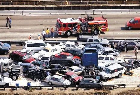 高速驶来火轮车，高速上行驶该注意些什么？