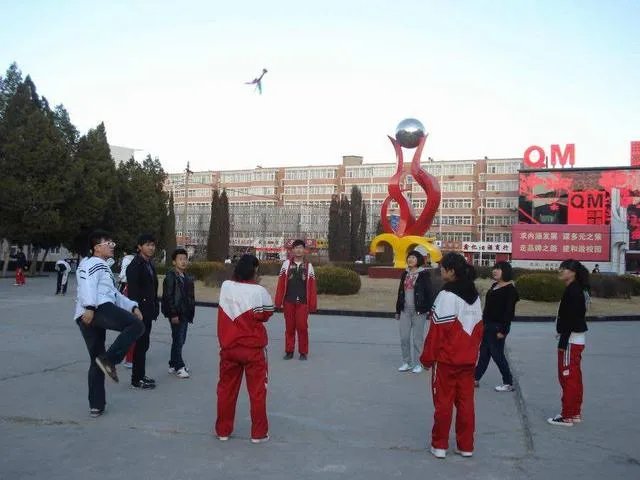 张家口二中学校环境怎么样？