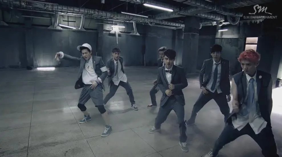 咆哮剧情版mv解析（EXO《咆哮》到底多厉害）