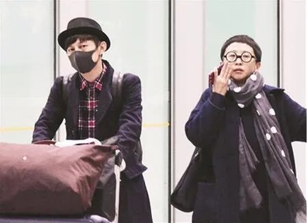 湖南省的两大台柱:汪涵老婆已经公之于众,就是乐乐。但何炅的爱人却一直不知是谁?