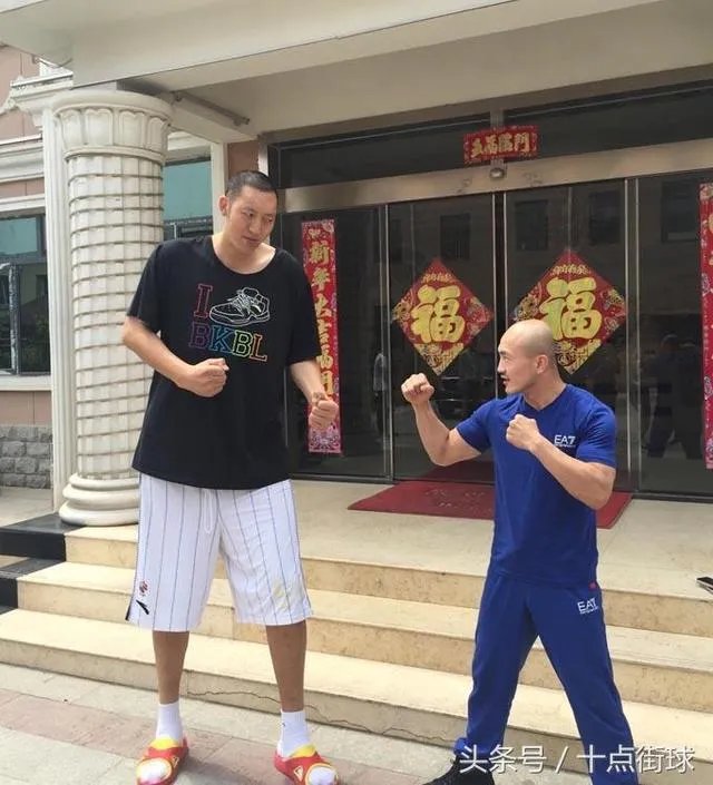 孙明明和姚明哪个高