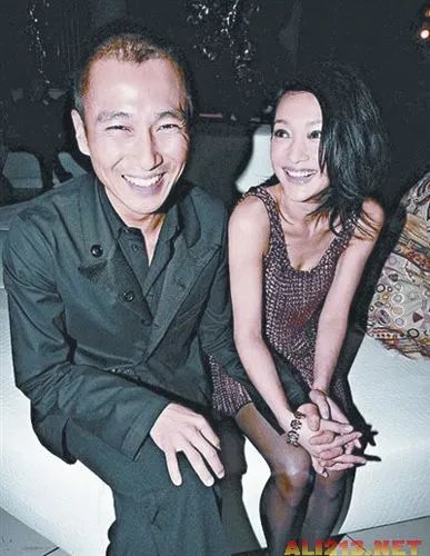 周迅谢霆锋恋情被爆 盘点周迅20年的8任男友