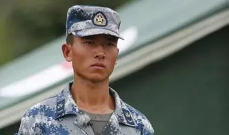 班长王威与圈外妻子官宣结婚,杨幂用心送祝福,他们此前有过哪些交集?