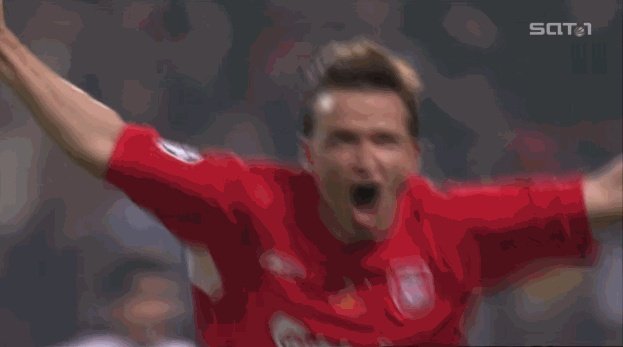 2005年欧冠决赛,上下半场比赛的反差为什么这么大?