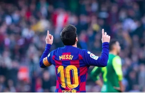 梅西宣布留队的原因是什么？