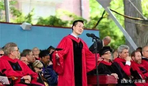 湖南“寒门贵子”何江：哈佛毕业典礼演讲的中国第一人，现怎样了?