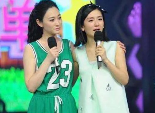 李小冉当谢娜的伴娘,她俩私底下关系有多好?