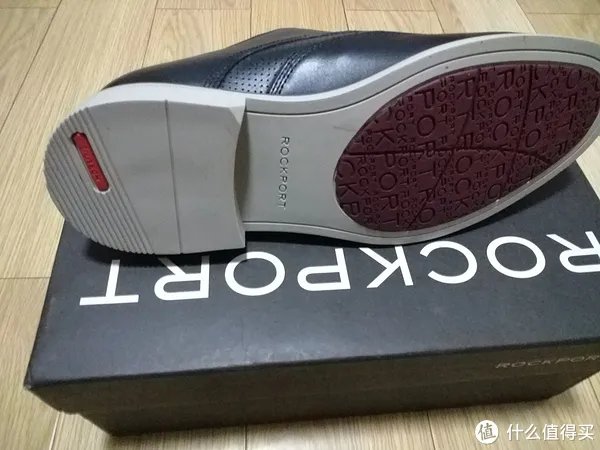 买鞋狂魔匠 篇一：斯凯奇+Rockport 男鞋 晒单*尺码建议*买小了半码的感觉