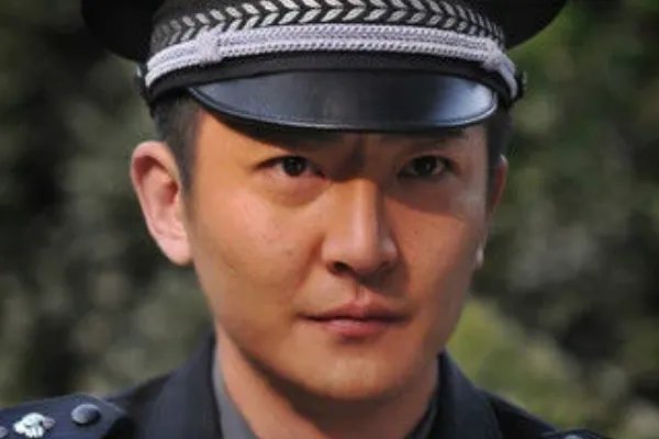 《营盘镇警事》的演员有哪些？