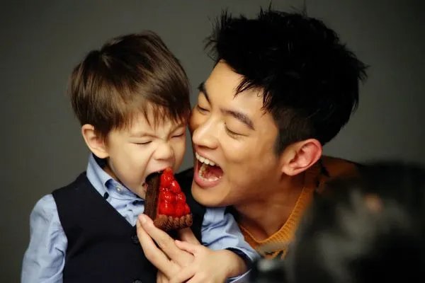 杜江是怎样成为华语影史最年轻百亿票房演员的？