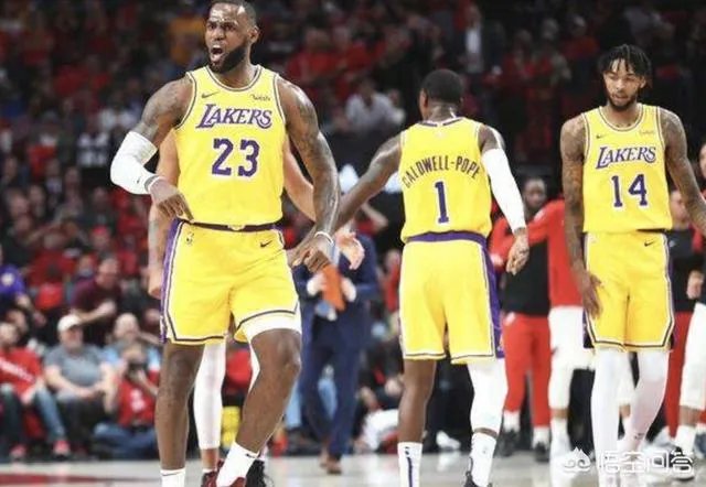 更衣室出现问题，浓眉事件得不偿失，詹姆斯已经服不了众了吗？你怎么看？