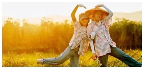 张子枫欧阳娜娜友情，两人的关系到底有多好？