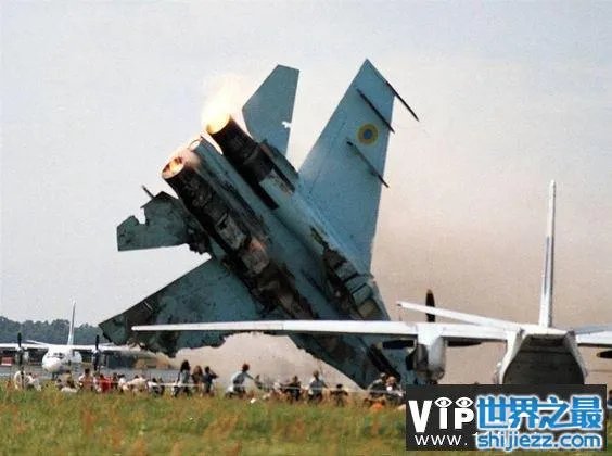 2002年乌克兰航展事故图片视频 乌克兰航展事故死了多少人 