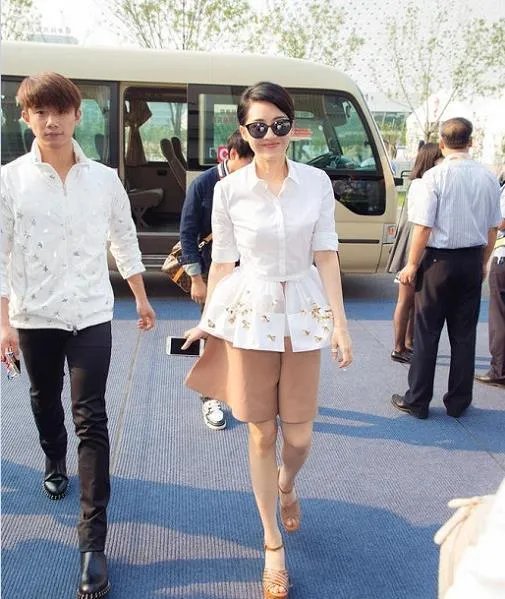 鲁豫有约许晴不悔恋上刘波 其性情中人的性格给予其烂漫