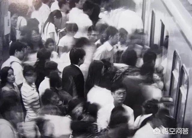 有哪些擅长以地铁为场景拍照的摄影师？