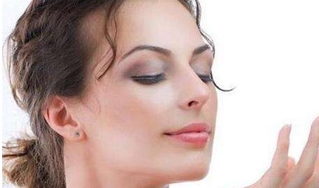 在做光子嫩肤要多少钱