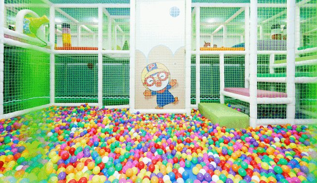 青舍见闻 | 把熊孩子扔给啵乐乐 辣妈轻松逛居然