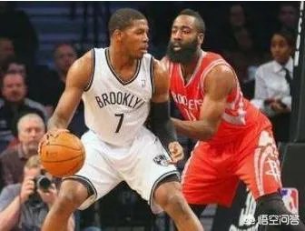 火箭签下约翰逊和赖特的话,周琦会不会成为第三个拥有总冠军戒指的中国人?