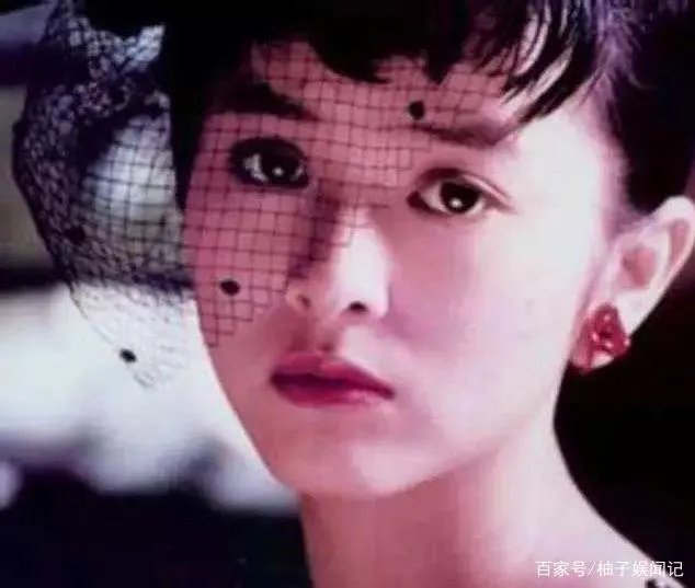 叶蕴仪是如何从一个“糖瓷娃娃”变成“玉奶奶”的？